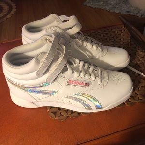 Reebok Freestyle white hi tops youth 7/women’s 8.5-9 NIB